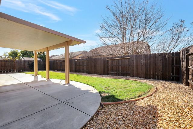 2182 Newcastle Dr, Yuba City, CA 95991