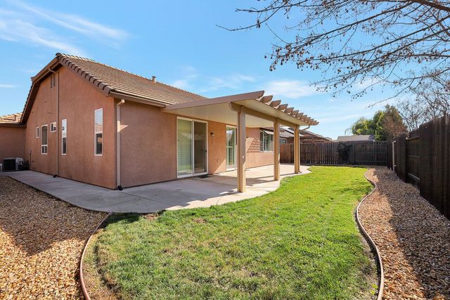 2182 Newcastle Dr, Yuba City, CA 95991