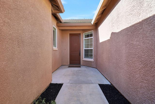 2182 Newcastle Dr, Yuba City, CA 95991