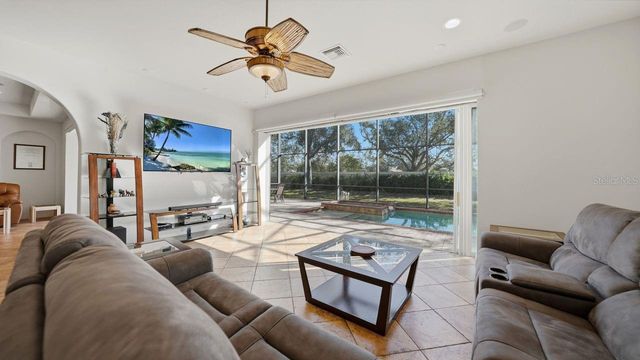 6627 38TH LANE E, Sarasota, FL 34243