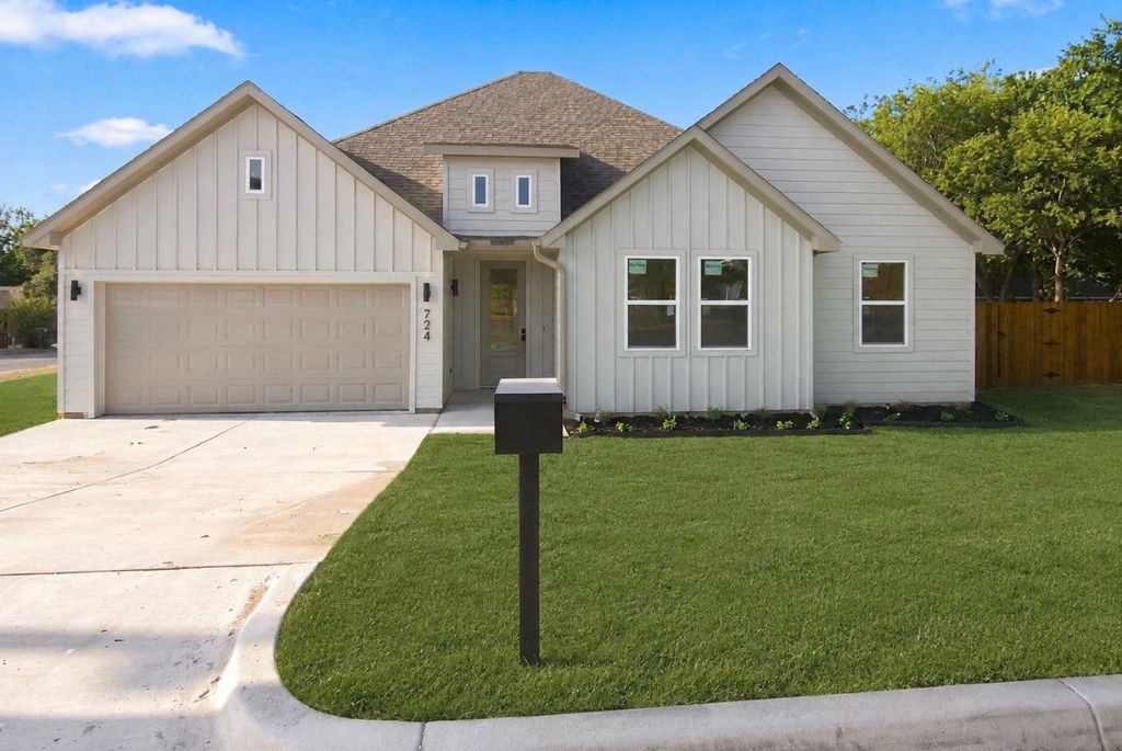 716 Dalton Street, Weatherford, TX 76086 — exterior