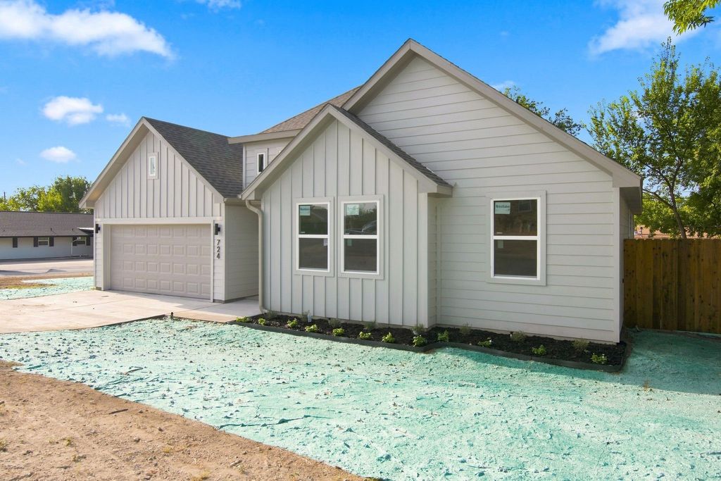 716 Dalton Street, Weatherford, TX 76086 — photo 3