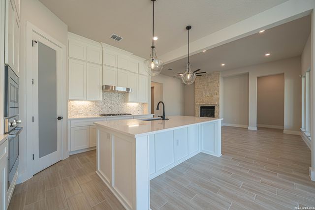 2032 Toscano Way, Kerrville, TX 78028