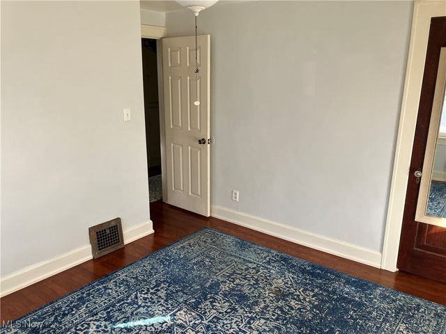 5982 Maplecliff Drive, Parma Heights, OH 44130