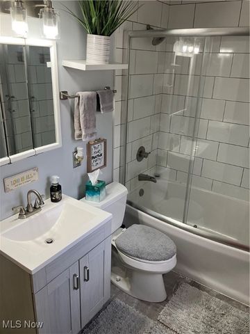 5982 Maplecliff Drive, Parma Heights, OH 44130