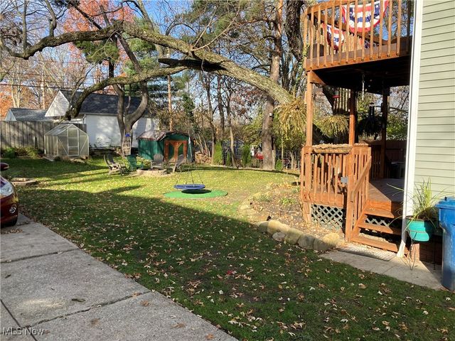 5982 Maplecliff Drive, Parma Heights, OH 44130