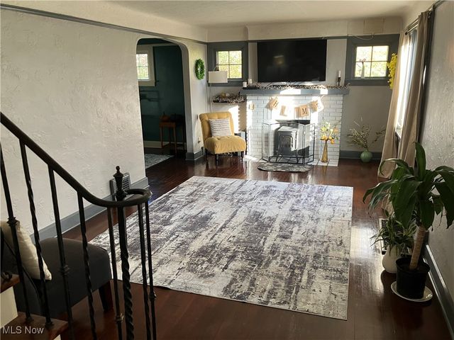 5982 Maplecliff Drive, Parma Heights, OH 44130