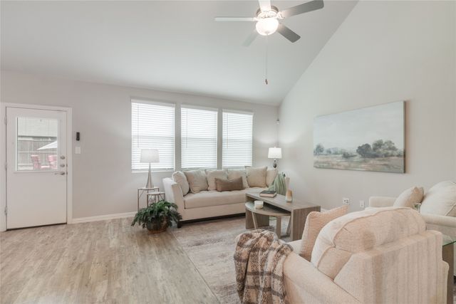 1616 Berry Ridge Trail, Aubrey, TX 76227