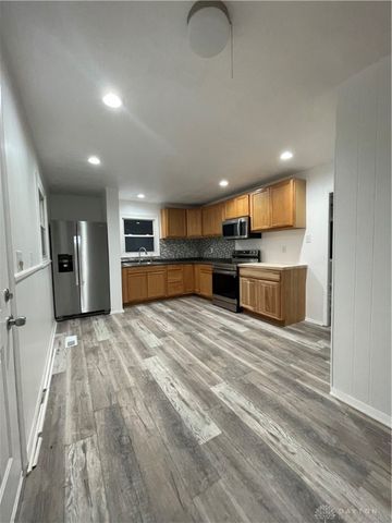 4594 Guadalupe Avenue, Dayton, OH 45417