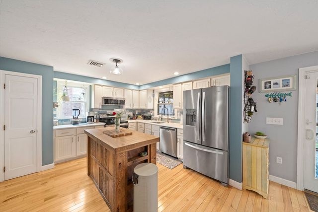 17 Eden Rd, Marshfield, MA 02050