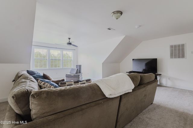 358 Folkstone Road, Holly Ridge, NC 28445
