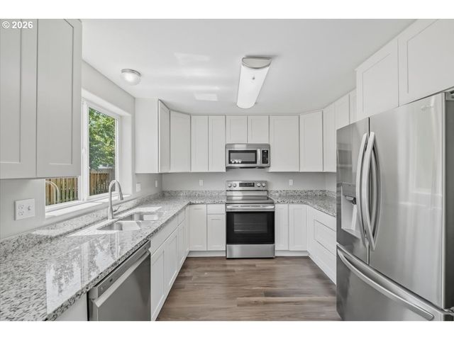 230 E FIR Dr, Gervais, OR 97026