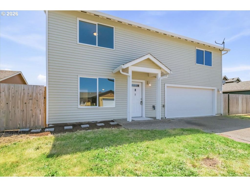 230 E FIR Dr, Gervais, OR 97026