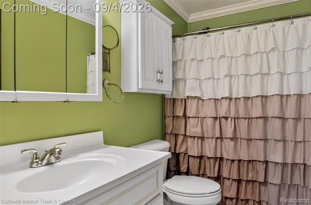 6282 Peach Drive, Clarkston, MI 48346