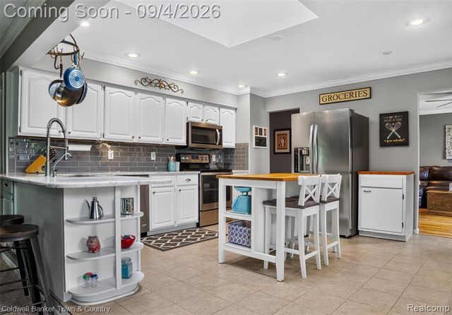 6282 Peach Drive, Clarkston, MI 48346