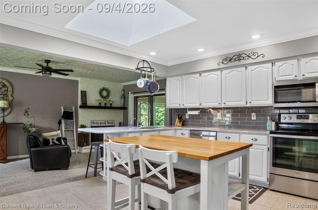 6282 Peach Drive, Clarkston, MI 48346