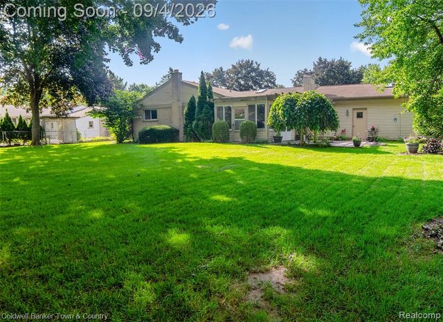 6282 Peach Drive, Clarkston, MI 48346