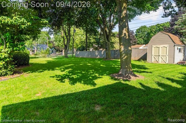 6282 Peach Drive, Clarkston, MI 48346