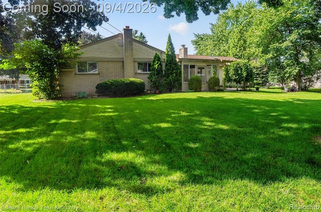 6282 Peach Drive, Clarkston, MI 48346