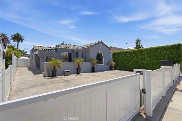 3418 W 75th Street, Los Angeles, CA 90043