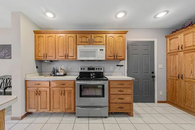 101 Mapleridge Drive, Mankato, MN 56001