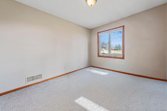 101 Mapleridge Drive, Mankato, MN 56001