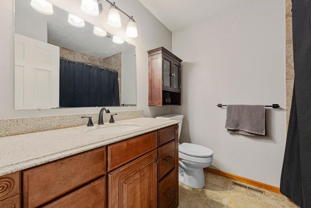 101 Mapleridge Drive, Mankato, MN 56001