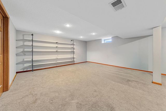 101 Mapleridge Drive, Mankato, MN 56001
