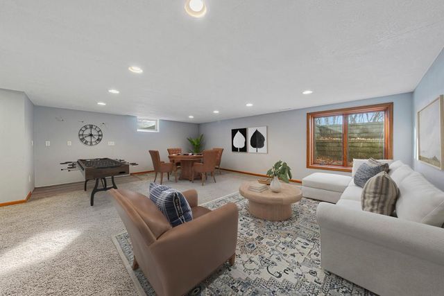 101 Mapleridge Drive, Mankato, MN 56001