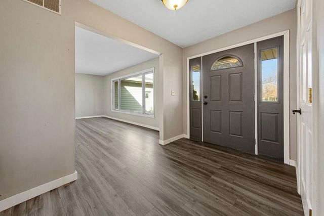 101 Mapleridge Drive, Mankato, MN 56001