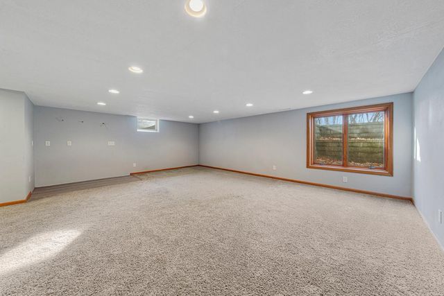 101 Mapleridge Drive, Mankato, MN 56001