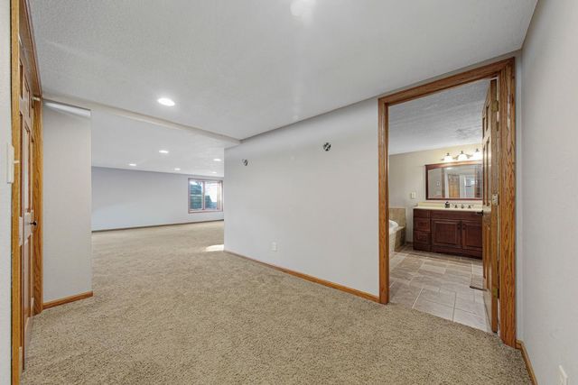 101 Mapleridge Drive, Mankato, MN 56001