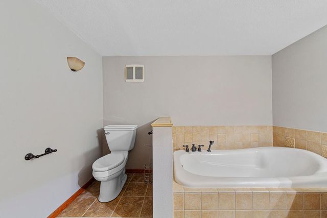 101 Mapleridge Drive, Mankato, MN 56001