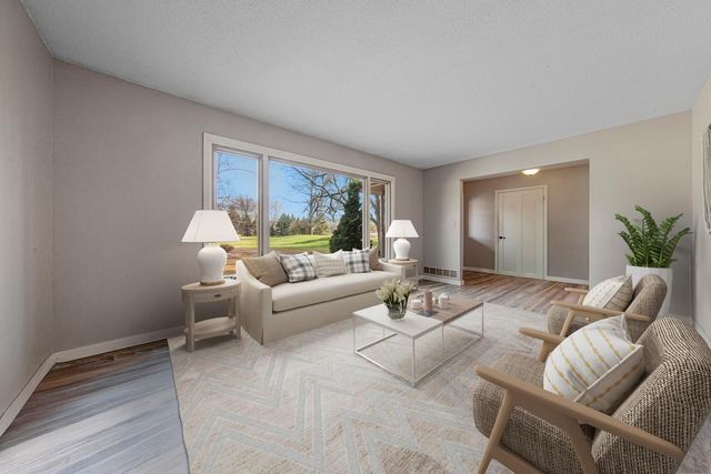 101 Mapleridge Drive, Mankato, MN 56001