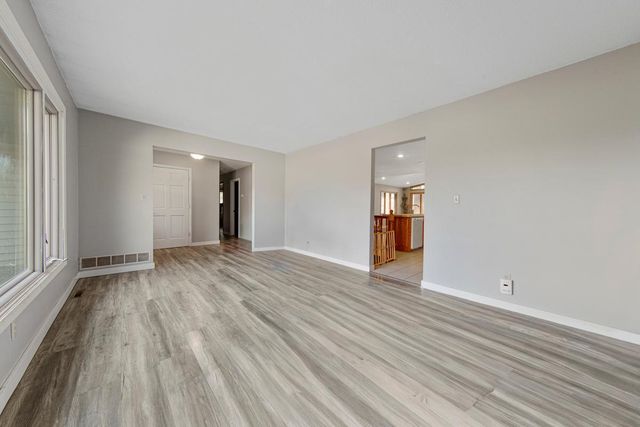101 Mapleridge Drive, Mankato, MN 56001