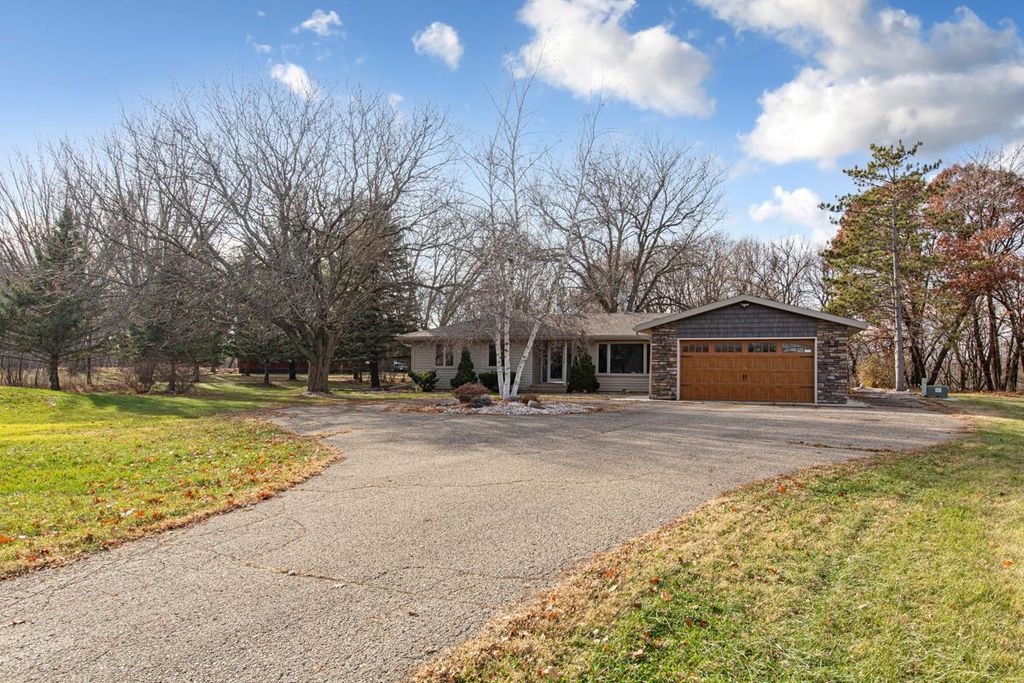 101 Mapleridge Drive, Mankato, MN 56001