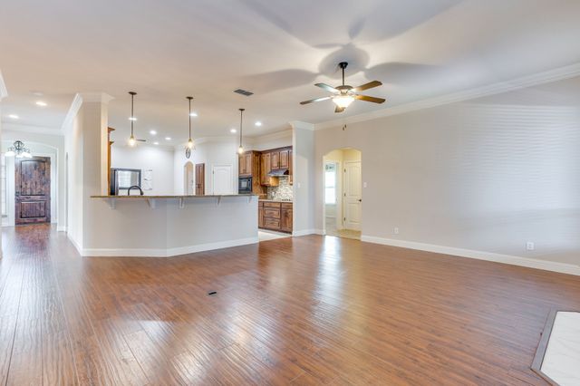 400 Hudson Lane, Burleson, TX 76028