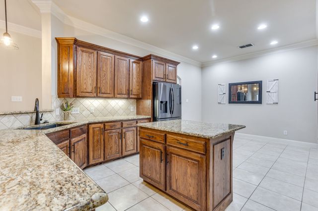 400 Hudson Lane, Burleson, TX 76028