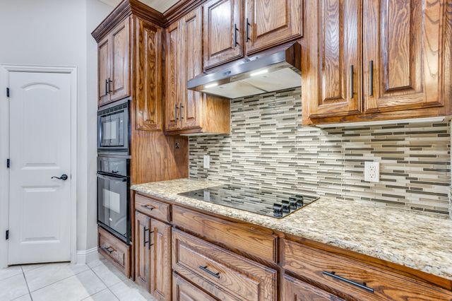 400 Hudson Lane, Burleson, TX 76028