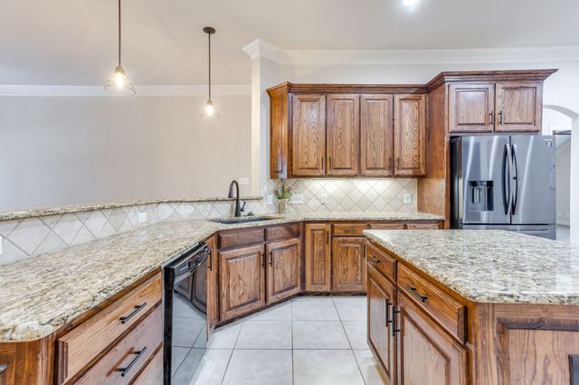 400 Hudson Lane, Burleson, TX 76028