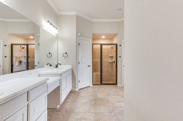 400 Hudson Lane, Burleson, TX 76028