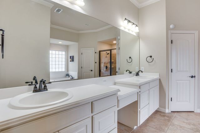 400 Hudson Lane, Burleson, TX 76028