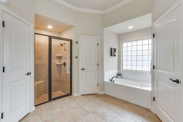 400 Hudson Lane, Burleson, TX 76028