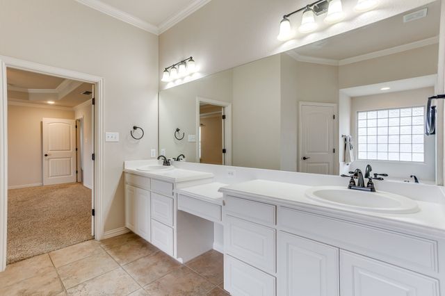 400 Hudson Lane, Burleson, TX 76028