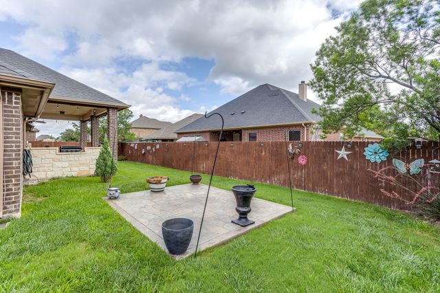 400 Hudson Lane, Burleson, TX 76028