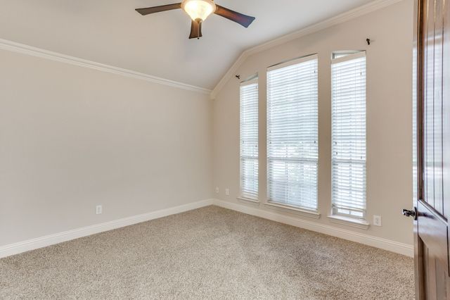 400 Hudson Lane, Burleson, TX 76028
