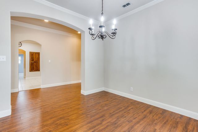 400 Hudson Lane, Burleson, TX 76028