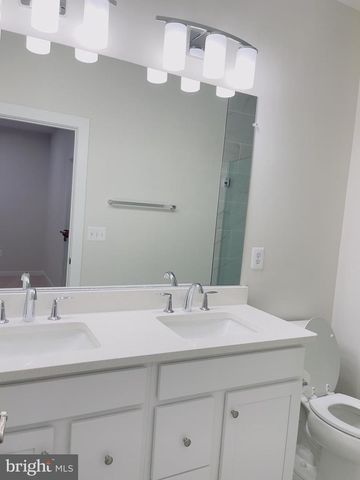 24158 THURSO SQ, Sterling, VA 20166