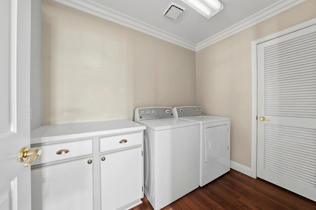 Image 21 of property listing at 37648 Breeze Way, Palm Desert, CA 92211