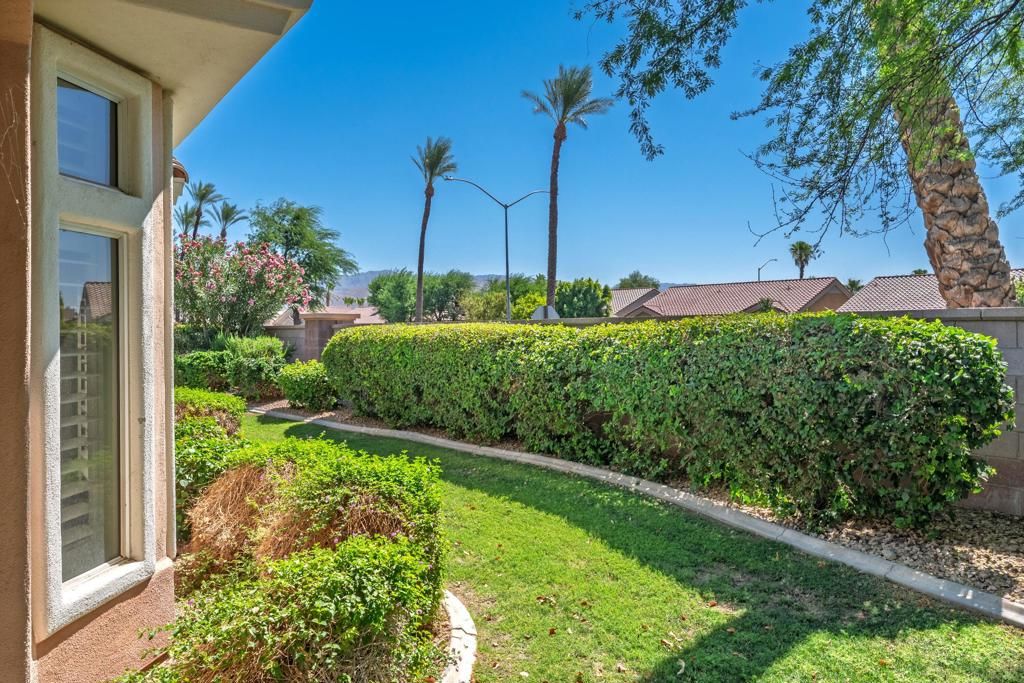Image 5 of property listing at 37648 Breeze Way, Palm Desert, CA 92211